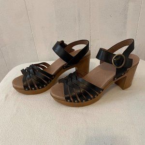 Dansko Size 9 Strappy open-toe heel